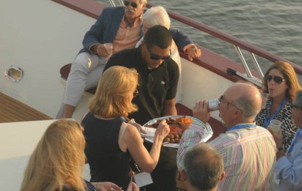 Enjoy food on Boat in cancun