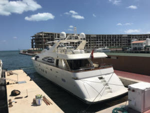 cancun azimut boat