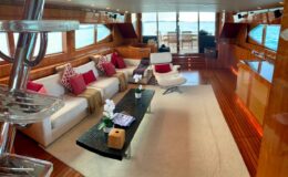 80′ Dyna Luxury Yacht 3
